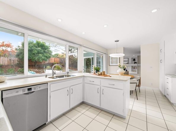 20742 Saint Joan Court, Saratoga CA 95070