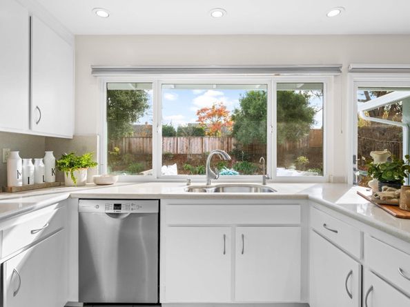 20742 Saint Joan Court, Saratoga CA 95070