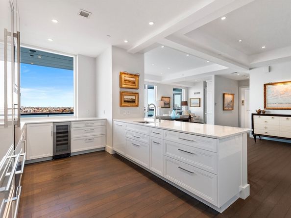 22 Liberty Dr 11C, Boston MA 02210
