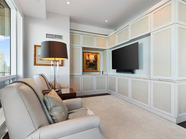 22 Liberty Dr 11C, Boston MA 02210