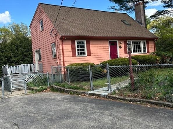 30 Crimson Rd, Billerica MA 01821