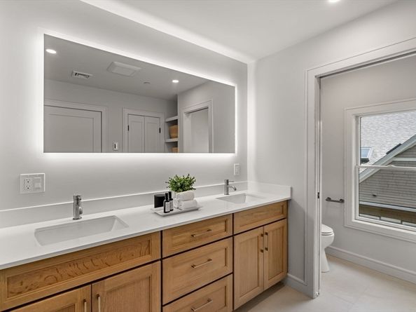 757 Washington St 2, Brookline MA 02446