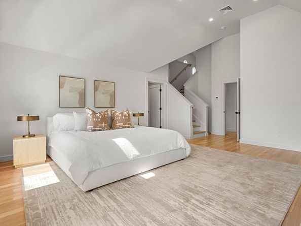 757 Washington St 2, Brookline MA 02446