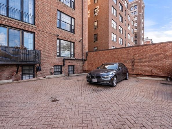 274 Beacon Street 7F, Boston MA 02116