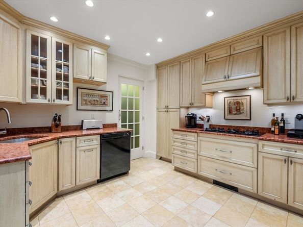 274 Beacon Street 7F, Boston MA 02116