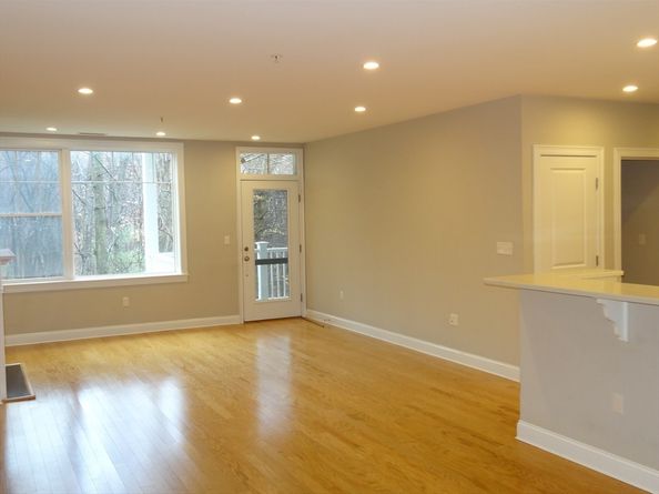 2 Inwood Drive 1010, Woburn MA 01801