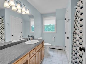 271 Pond St, Hopkinton MA 01748