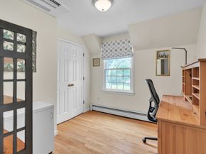 271 Pond St, Hopkinton MA 01748