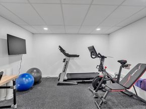 271 Pond St, Hopkinton MA 01748