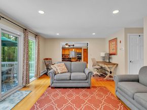 271 Pond St, Hopkinton MA 01748