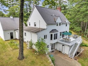 271 Pond St, Hopkinton MA 01748