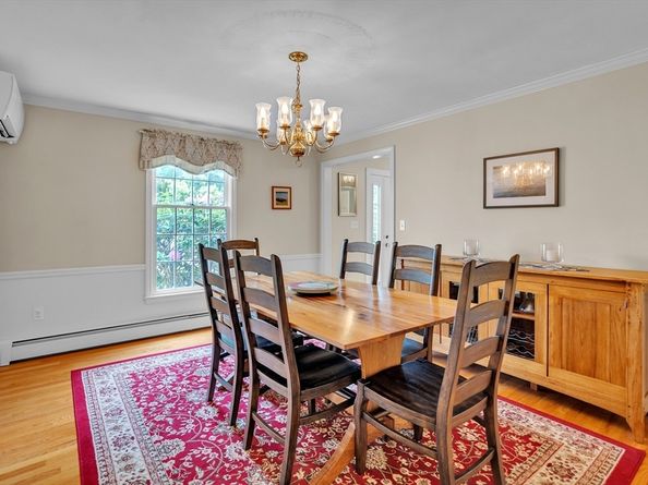 271 Pond St, Hopkinton MA 01748