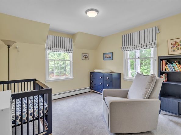 271 Pond St, Hopkinton MA 01748