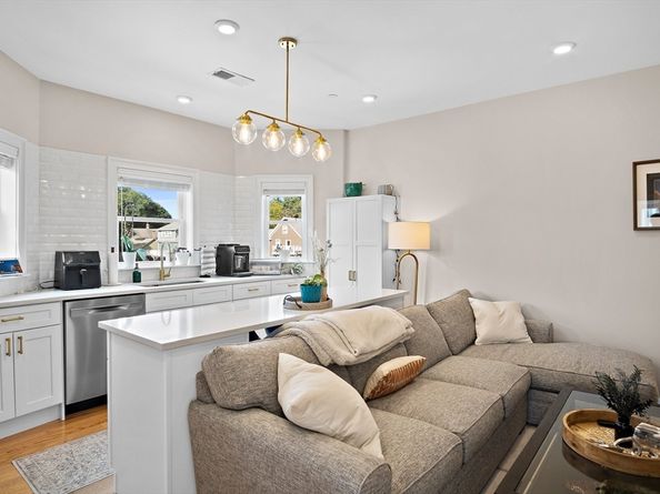 35 Somerset Ave 6, Winthrop MA 02152