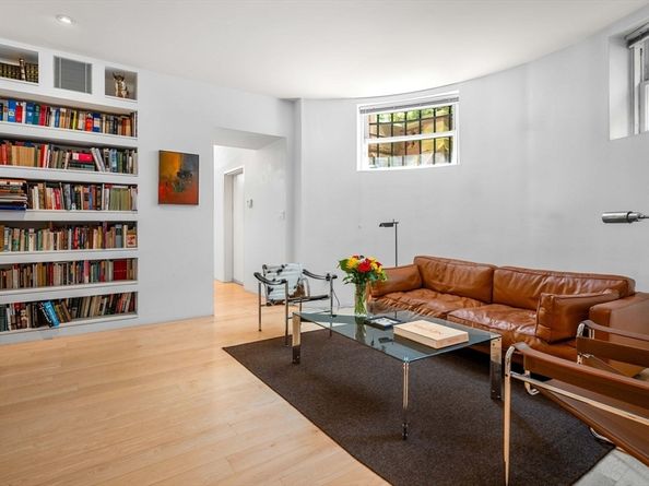 175 Commonwealth Avenue A, Boston MA 02116