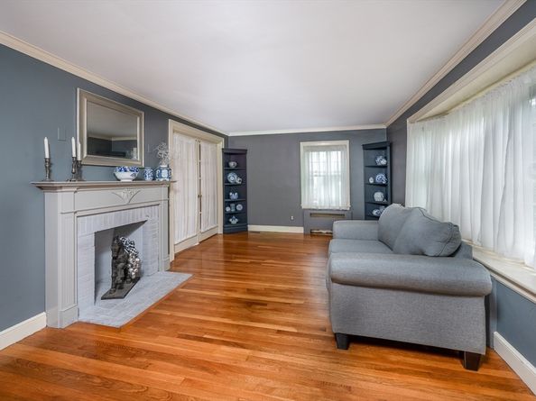 15 California Ave, Milton MA 02186