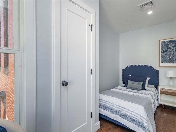 221 Paris Street 1, Boston MA 02128