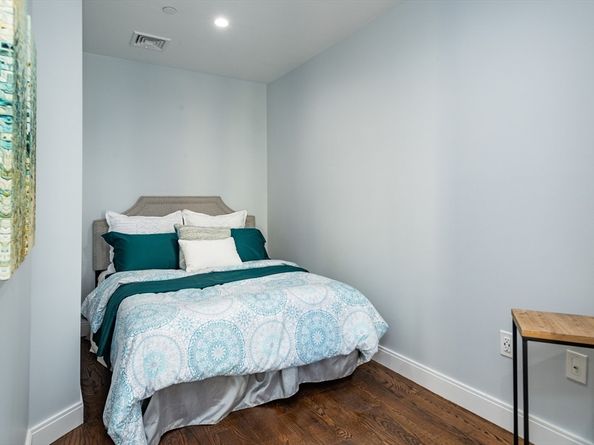 221 Paris Street 1, Boston MA 02128