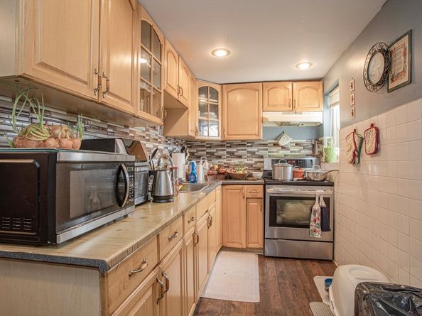 39 Huntington St, Brockton MA 02301