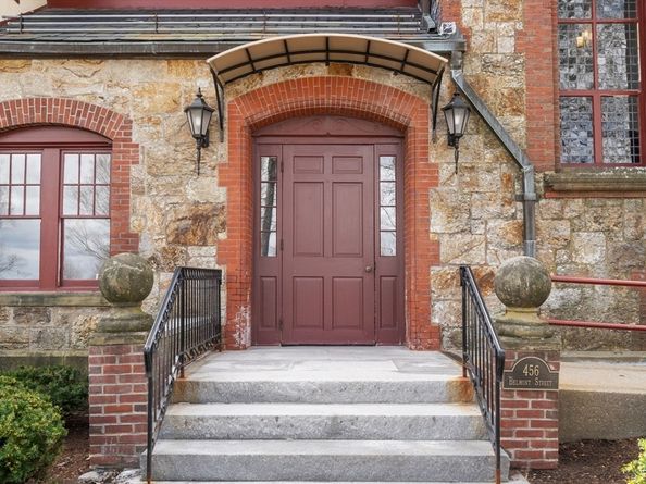 456 Belmont St 21, Watertown MA 02472