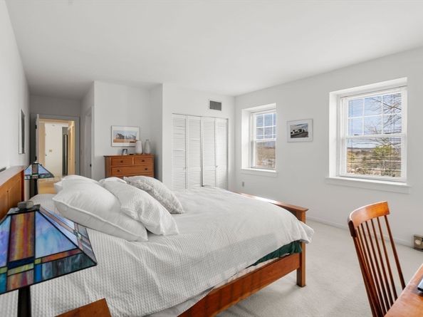 456 Belmont St 21, Watertown MA 02472