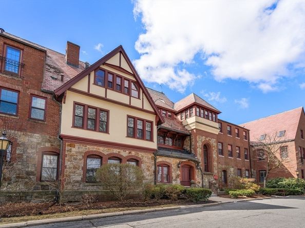 456 Belmont St 21, Watertown MA 02472