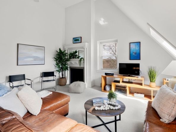 456 Belmont St 21, Watertown MA 02472