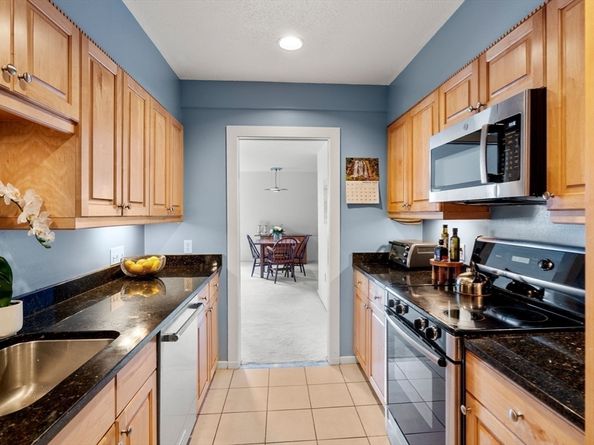 456 Belmont St 21, Watertown MA 02472