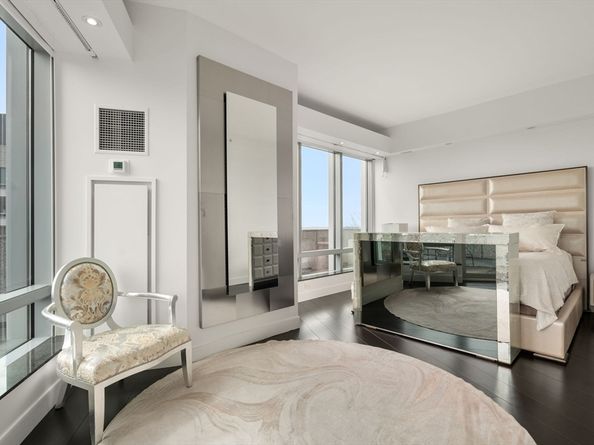 1 Avery PH2B, Boston MA 02111