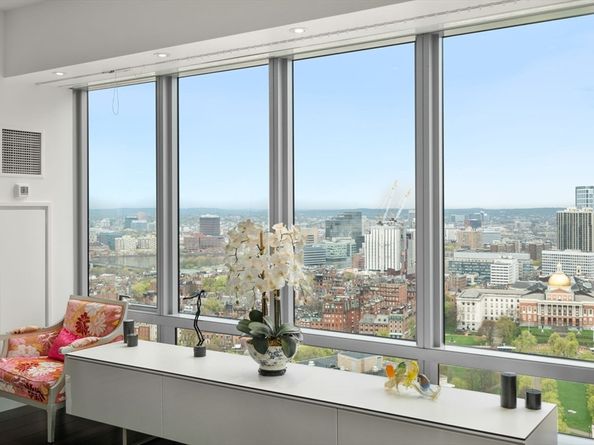 1 Avery PH2B, Boston MA 02111