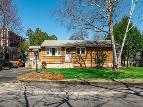 15 Roath St, Worcester MA 01604