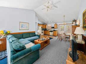 714 Snipatuit Rd, Rochester MA 02770