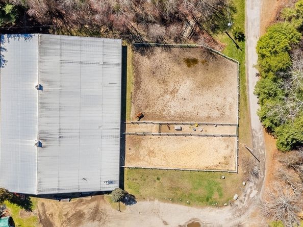 714 Snipatuit Rd, Rochester MA 02770