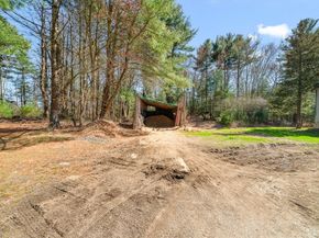 714 Snipatuit Rd, Rochester MA 02770