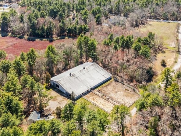 714 Snipatuit Rd, Rochester MA 02770