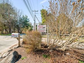 714 Snipatuit Rd, Rochester MA 02770