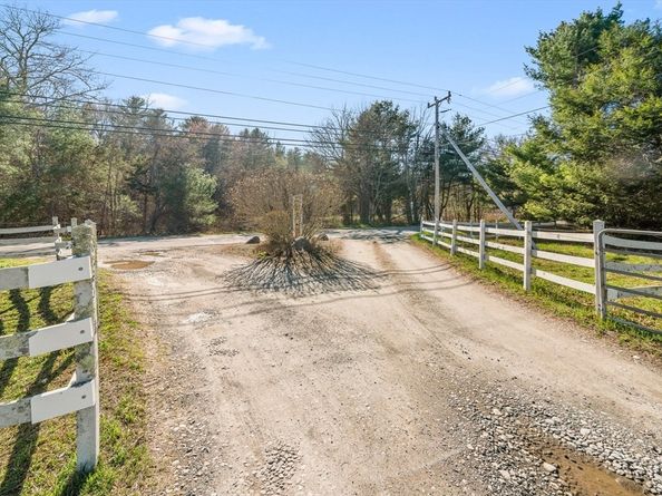 714 Snipatuit Rd, Rochester MA 02770