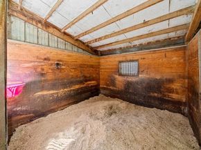 714 Snipatuit Rd, Rochester MA 02770