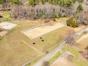 714 Snipatuit Rd, Rochester MA 02770