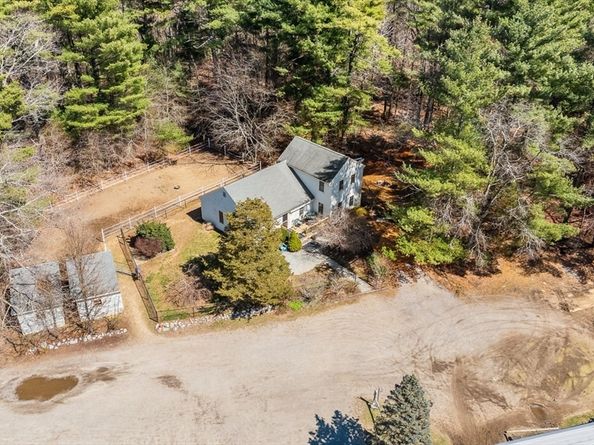 714 Snipatuit Rd, Rochester MA 02770