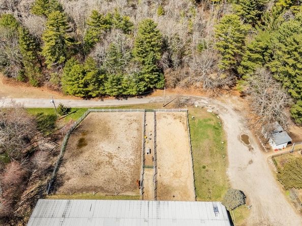 714 Snipatuit Rd, Rochester MA 02770