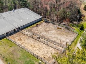 714 Snipatuit Rd, Rochester MA 02770