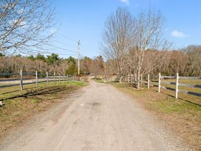 714 Snipatuit Rd, Rochester MA 02770