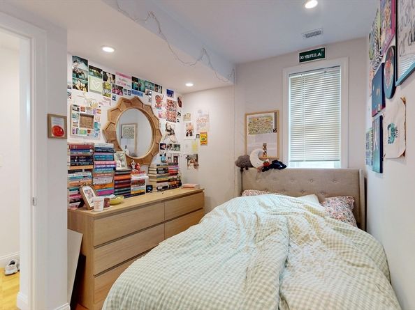 375 Dorchester St 2, Boston MA 02127