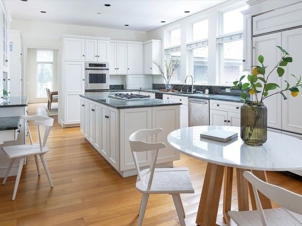 120 Seaver St A103, Brookline MA 02445