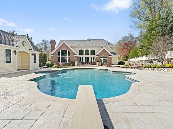 46 Porter Rd, Andover MA 01810