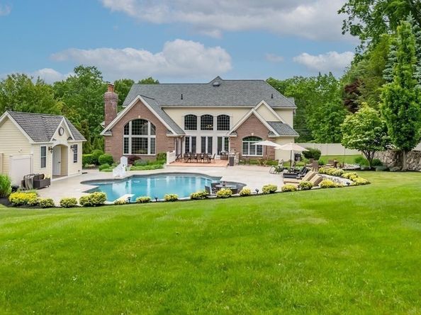46 Porter Rd, Andover MA 01810