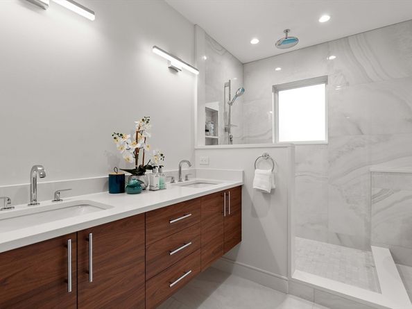 110 Harvard St 110, Newton MA 02460