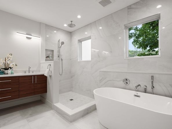 110 Harvard St 110, Newton MA 02460