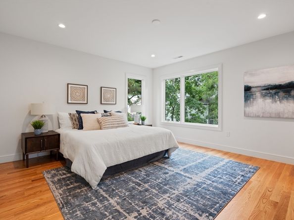 110 Harvard St 110, Newton MA 02460
